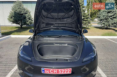 Седан Tesla Model 3 2024 в 
