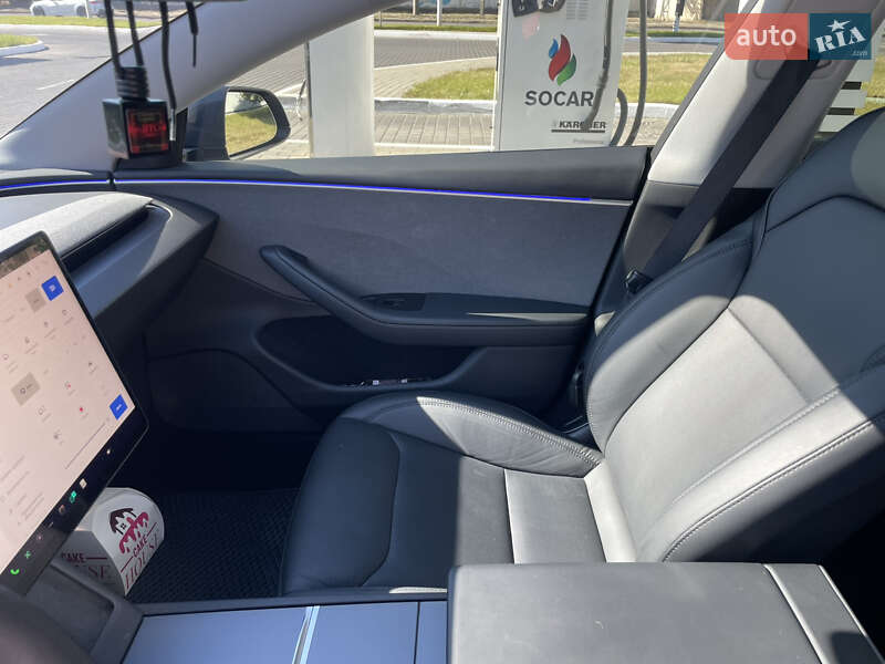 Седан Tesla Model 3 2024 в Одесі