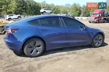 Седан Tesla Model 3 2022 в 