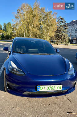 Седан Tesla Model 3 2022 в Киеве