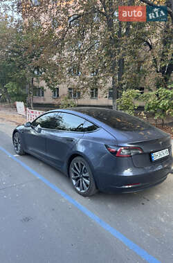 Седан Tesla Model 3 2019 в 