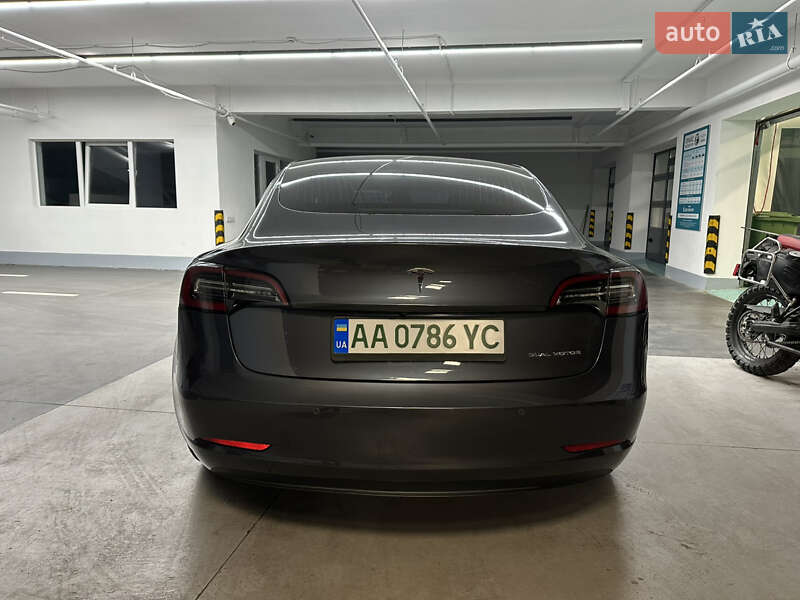 Седан Tesla Model 3 2019 в Киеве