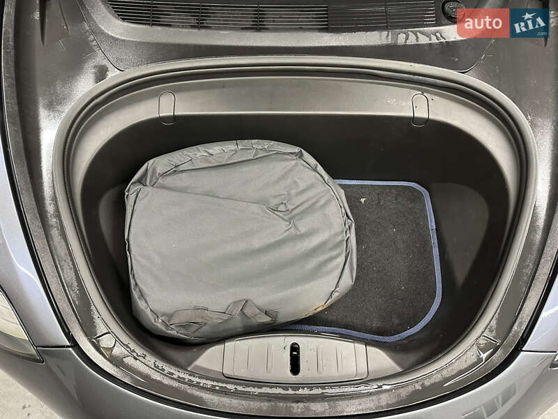 Седан Tesla Model 3 2019 в Киеве