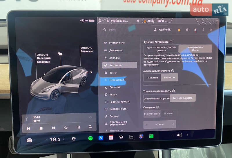 Седан Tesla Model 3 2020 в Львові