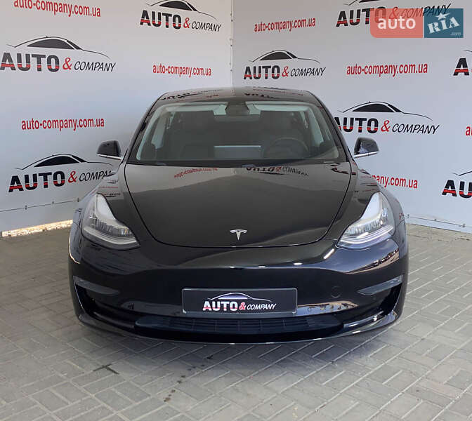 Седан Tesla Model 3 2020 в Львові