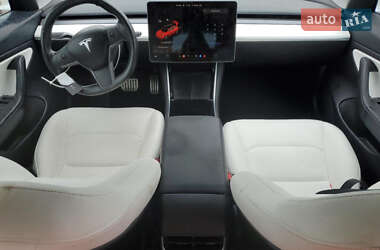 Седан Tesla Model 3 2019 в 