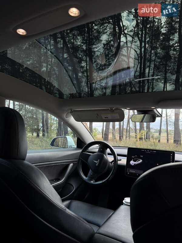 Седан Tesla Model 3 2018 в Днепре