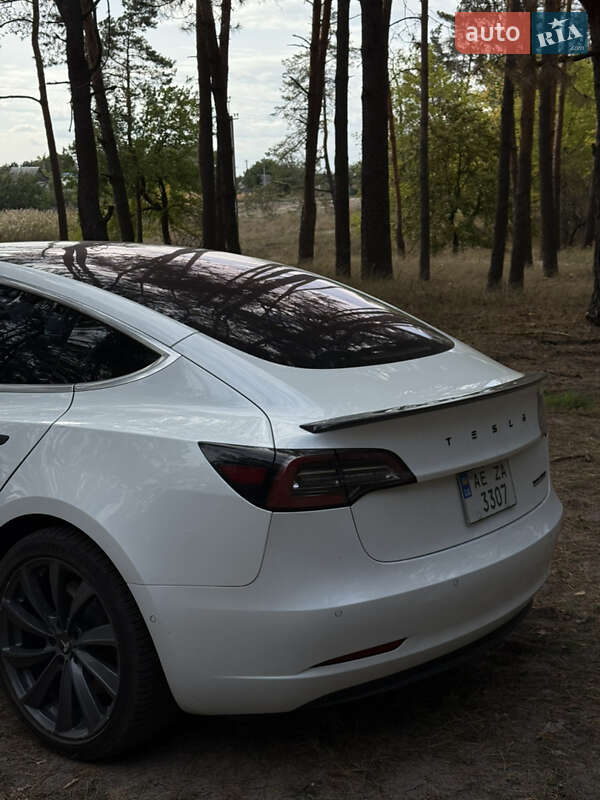Седан Tesla Model 3 2018 в Днепре