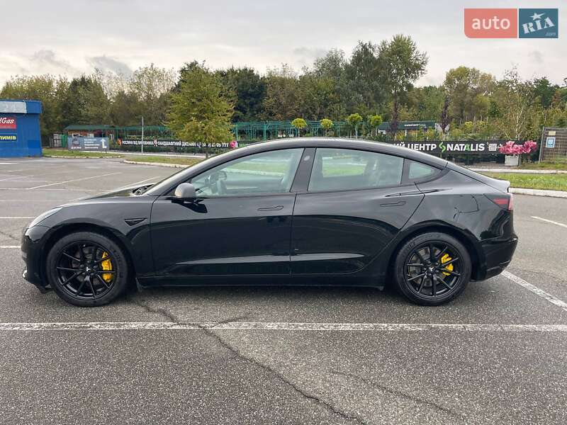 Седан Tesla Model 3 2023 в Киеве