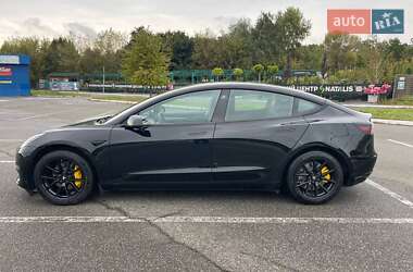 Седан Tesla Model 3 2023 в 
