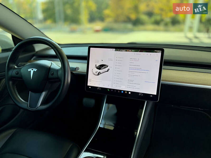 Седан Tesla Model 3 2019 в Днепре