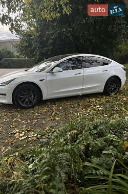 Седан Tesla Model 3 2019 в 