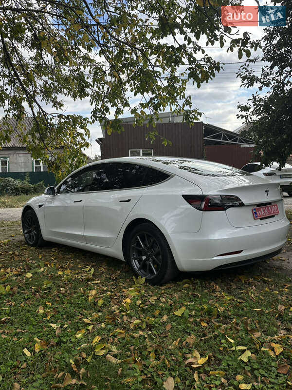 Седан Tesla Model 3 2019 в Дніпрі