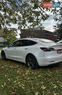 Седан Tesla Model 3 2019 в 