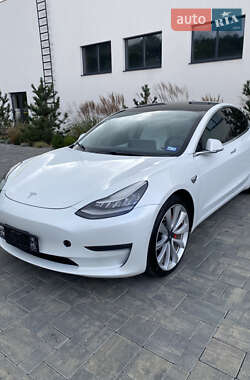 Седан Tesla Model 3 2019 в 
