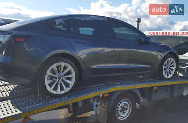 Седан Tesla Model 3 2022 в 