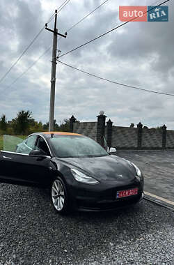 Седан Tesla Model 3 2019 в 