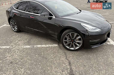 Седан Tesla Model 3 2019 в 