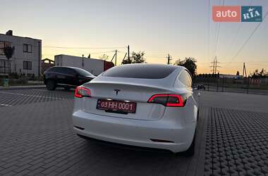 Седан Tesla Model 3 2020 в 