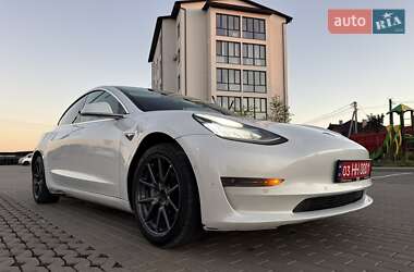 Седан Tesla Model 3 2020 в 