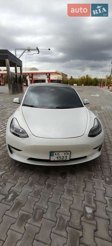 Седан Tesla Model 3 2020 в Кривому Розі