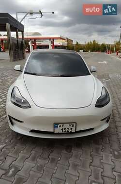 Седан Tesla Model 3 2020 в 