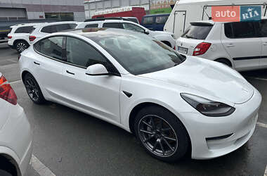 Седан Tesla Model 3 2021 в 