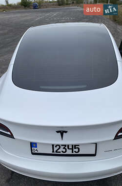 Седан Tesla Model 3 2021 в 