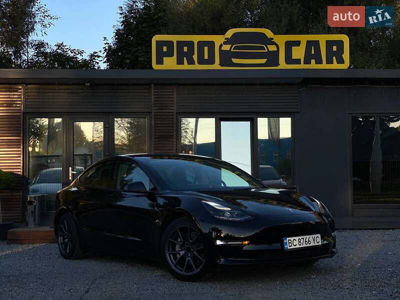 Tesla Model 3 2022