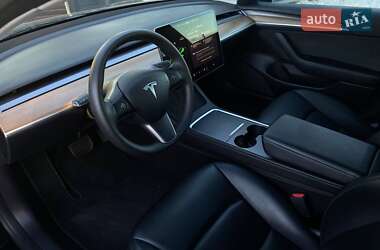 Седан Tesla Model 3 2022 в 