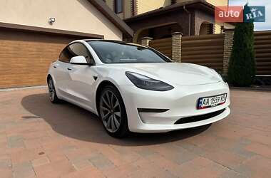 Седан Tesla Model 3 2021 в Черкасах