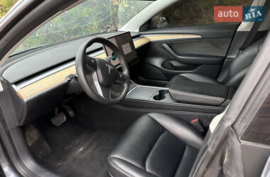 Седан Tesla Model 3 2021 в 