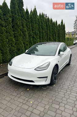 Седан Tesla Model 3 2019 в 