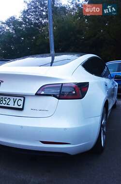 Седан Tesla Model 3 2019 в 