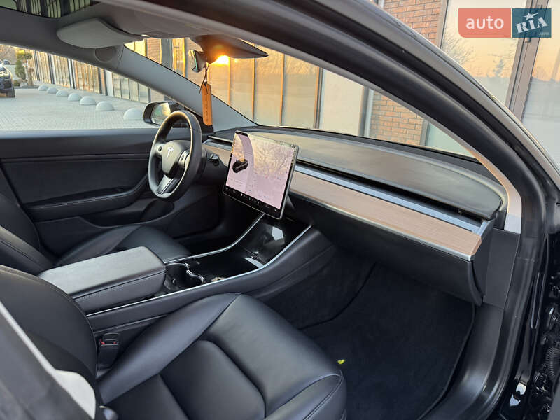 Седан Tesla Model 3 2019 в Тернополі фото 60 Седан Tesla Model 3 2019 в Тернополі