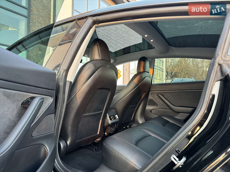 Седан Tesla Model 3 2019 в Тернополі фото 64 Седан Tesla Model 3 2019 в Тернополі