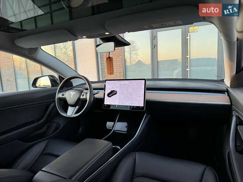 Седан Tesla Model 3 2019 в Тернополі фото 74 Седан Tesla Model 3 2019 в Тернополі