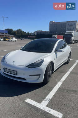 Седан Tesla Model 3 2019 в Львове