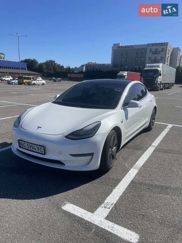 Tesla Model 3 2019