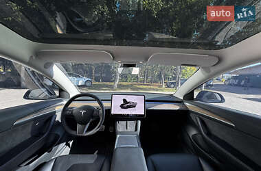 Седан Tesla Model 3 2023 в 