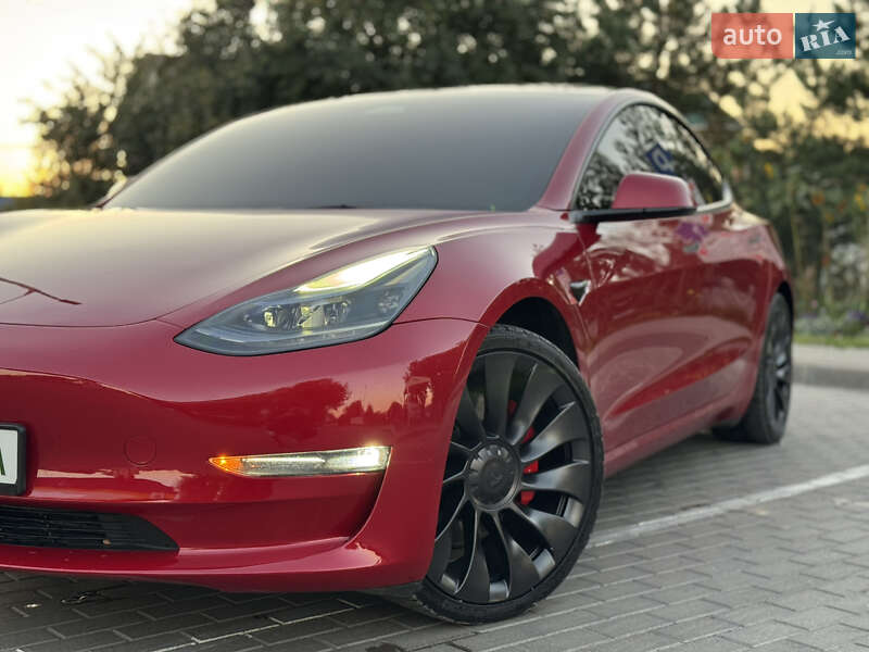 Седан Tesla Model 3 2022 в Вінниці
