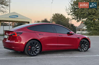 Седан Tesla Model 3 2022 в 