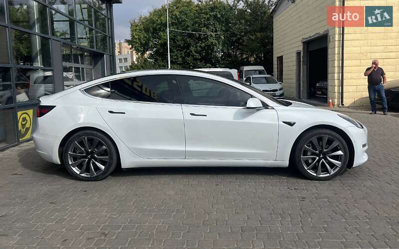 Седан Tesla Model 3 2019 в Ивано-Франковске