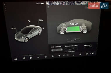 Седан Tesla Model 3 2020 в 