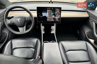 Седан Tesla Model 3 2020 в 