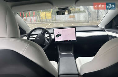 Седан Tesla Model 3 2021 в 