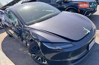 Седан Tesla Model 3 2024 в 