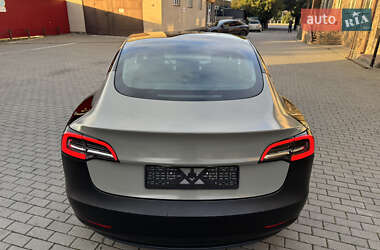 Седан Tesla Model 3 2019 в 
