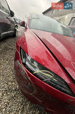 Седан Tesla Model 3 2025 в 