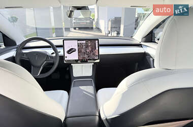 Седан Tesla Model 3 2022 в 